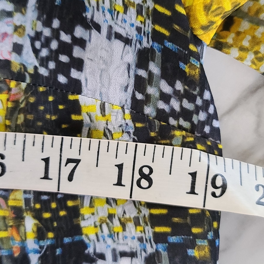 Project Runway Abstract Blouse Size Medium - image 4